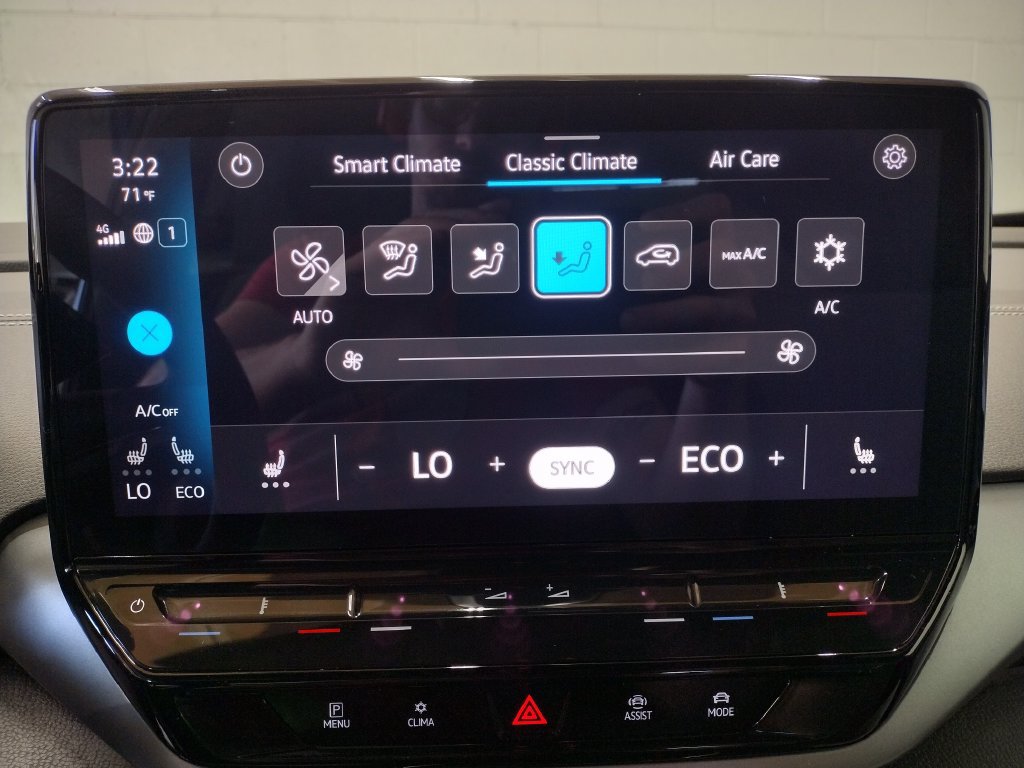 Certified 2023 Volkswagen ID.4 Pro AWD/4WD image 31