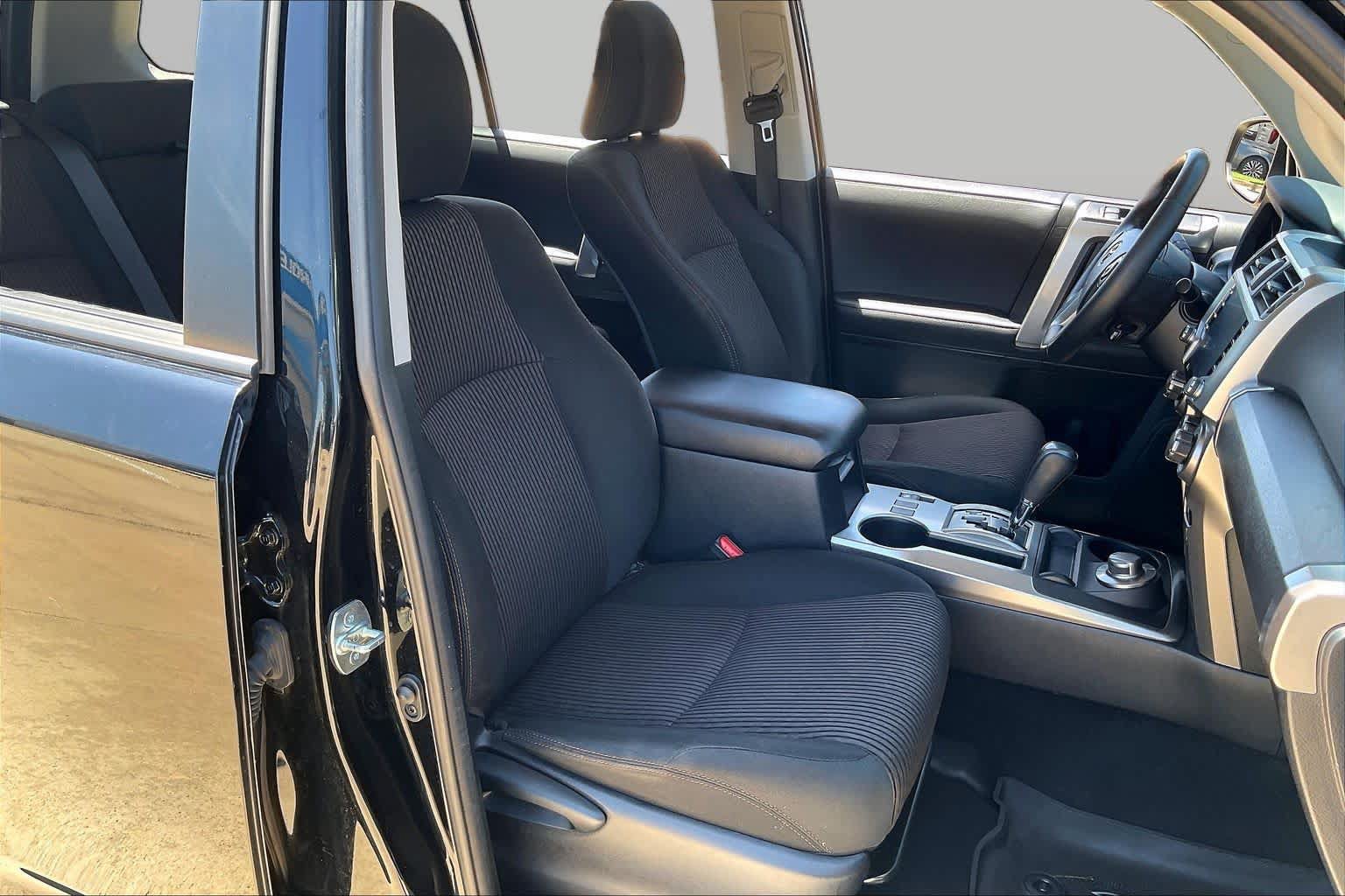 Used 2022 Toyota 4Runner Trail Special Edition AWD/4WD image 10