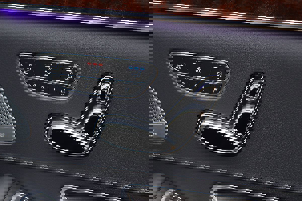 Used 2019 Mercedes-Benz S 560 Sedan image 54