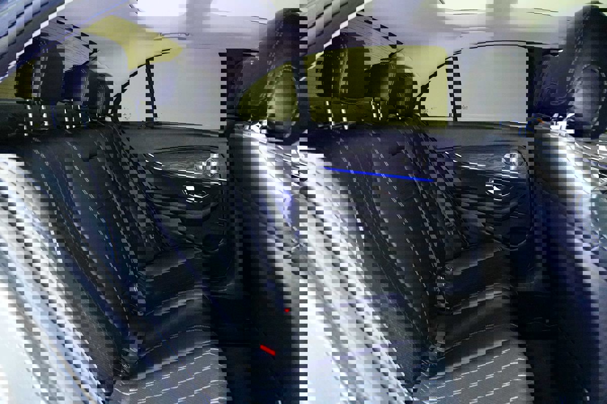 Used 2018 Mercedes-Benz E 300 image 20