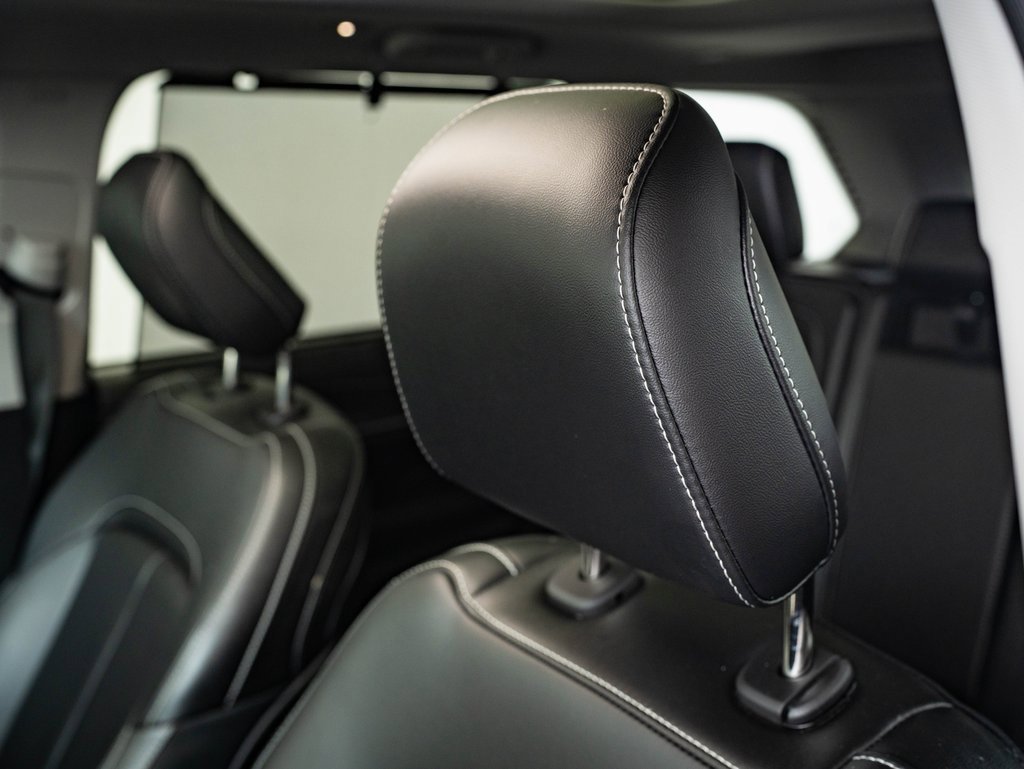 Used 2024 Jeep Grand Cherokee Limited w/ Luxury Tech Group II image 21