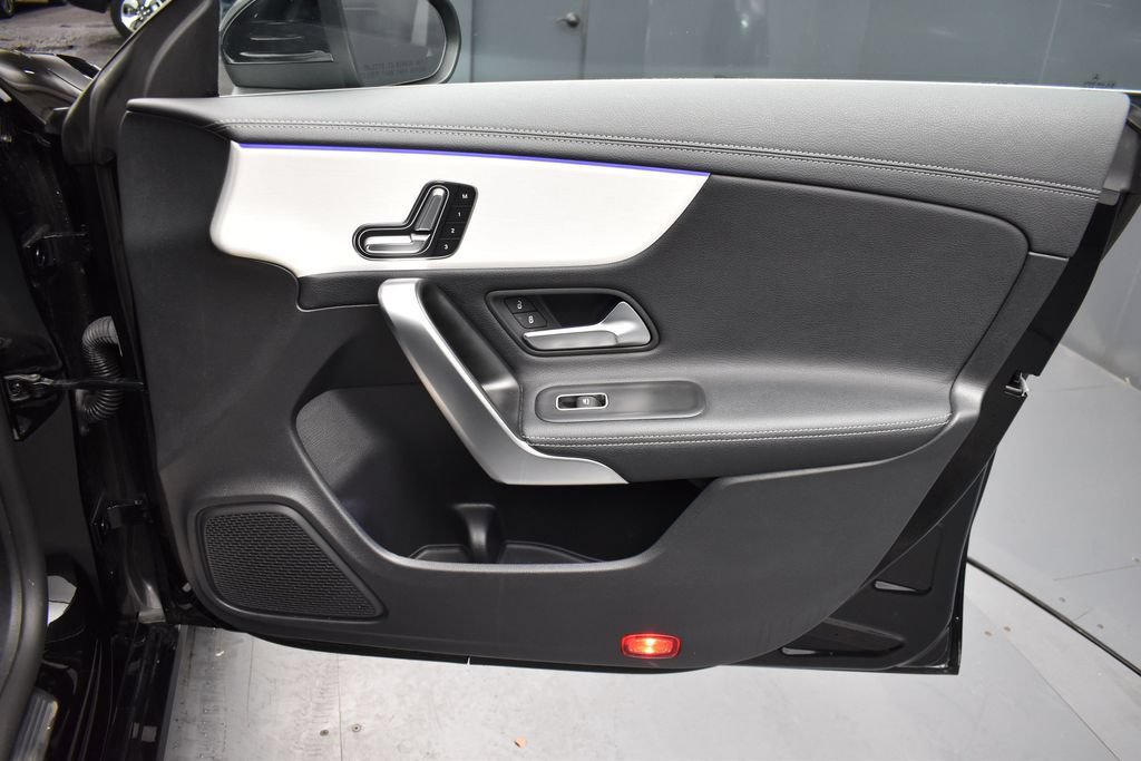 Used 2025 Mercedes-Benz CLA 250 4MATIC image 8