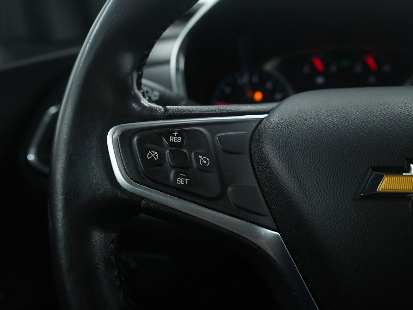 Used 2018 Chevrolet Equinox LT w/ Sun & Infotainment Package image 27