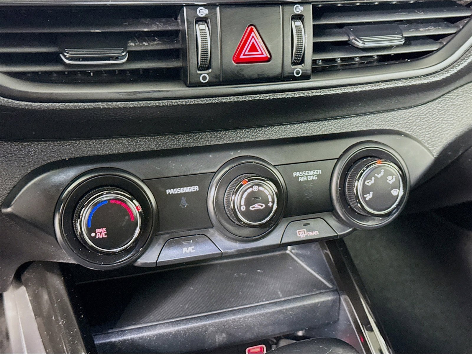 Used 2021 Kia Forte GT-Line w/ GT-Line Premium Package image 13