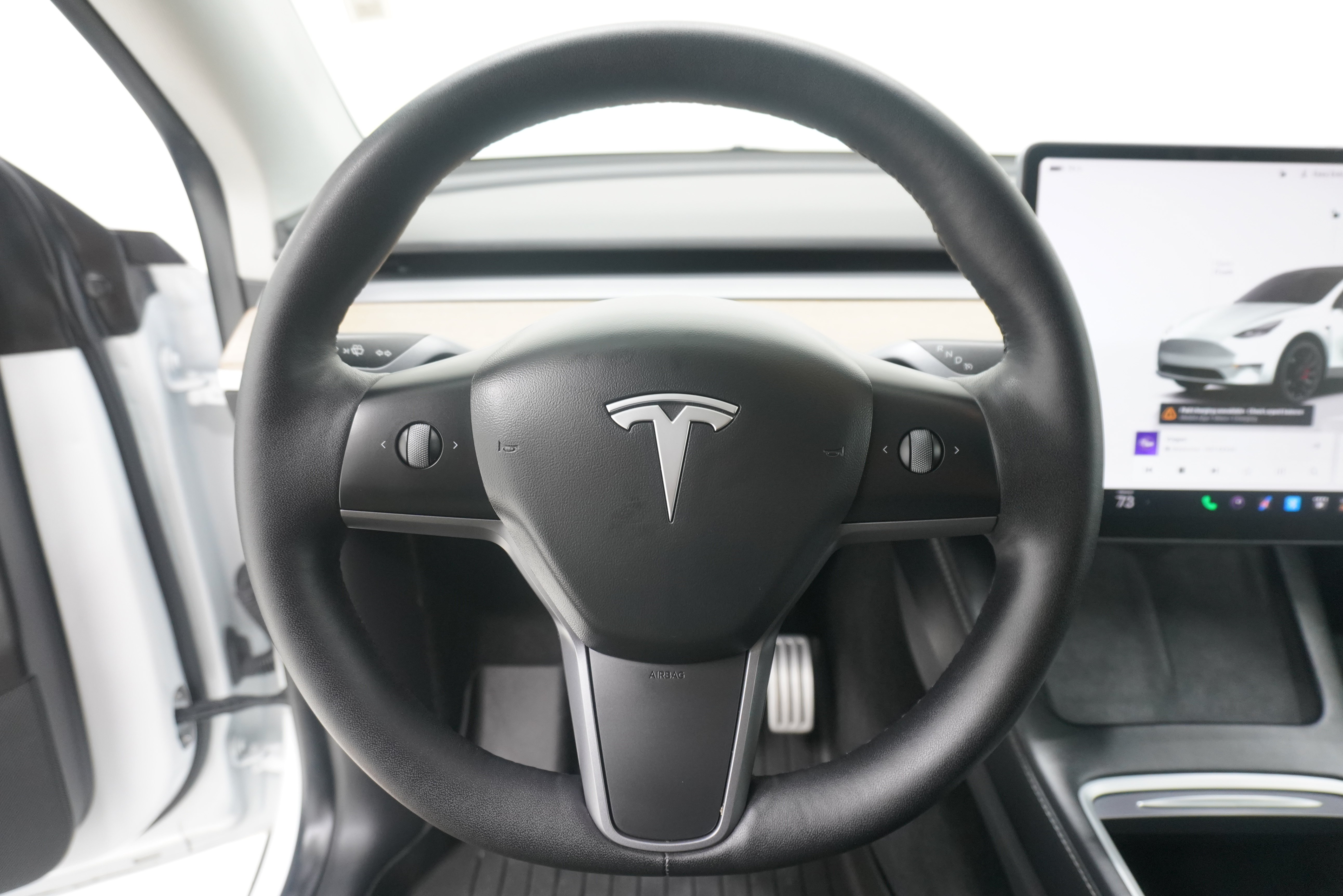 Used 2022 Tesla Model Y Performance AWD/4WD image 16