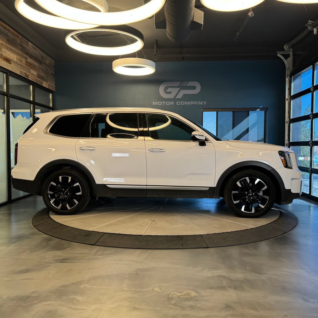 Used 2023 Kia Telluride SX Prestige AWD/4WD image 2