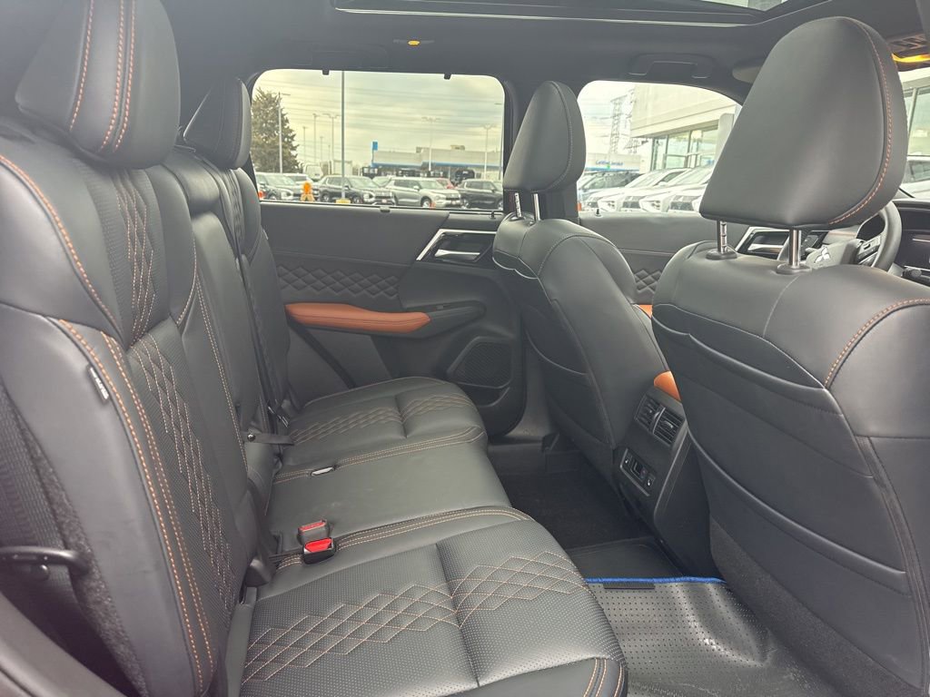 Used 2024 Mitsubishi Outlander SEL image 10