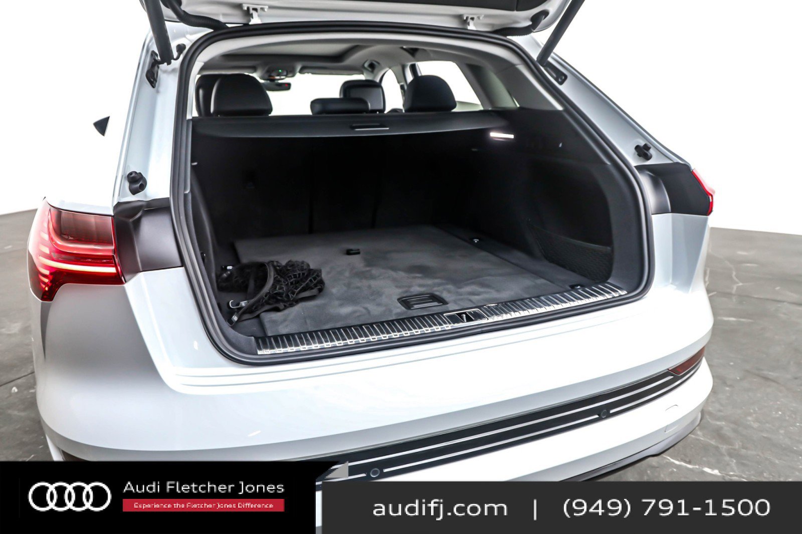 Used 2022 Audi e-tron Premium w/ Convenience Plus Package image 23