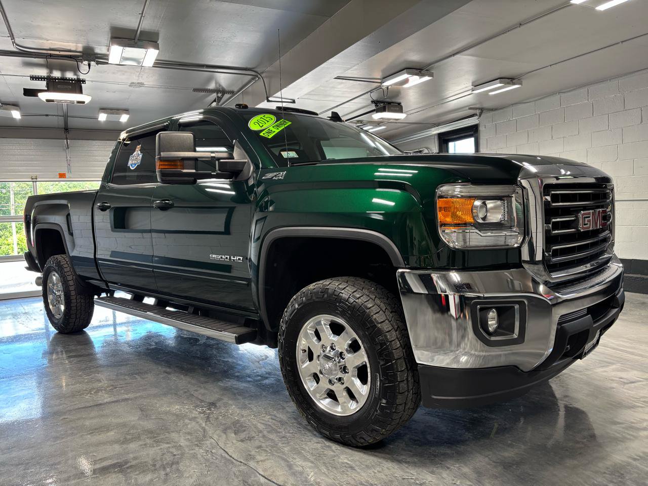 Used 2015 GMC Sierra 2500 SLE w/ SLE Preferred Package AWD/4WD image 2
