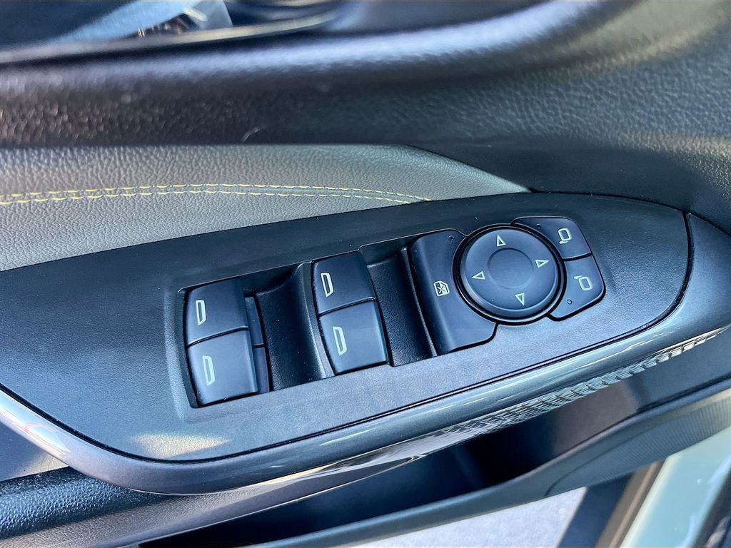 Used 2025 Chevrolet Trax ACTIV w/ Driver Confidence Package image 17