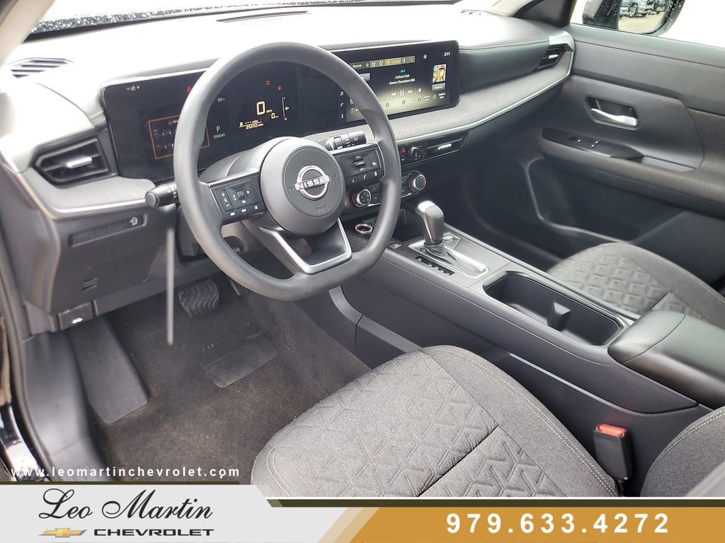 Used 2025 Nissan Kicks SV FWD image 14