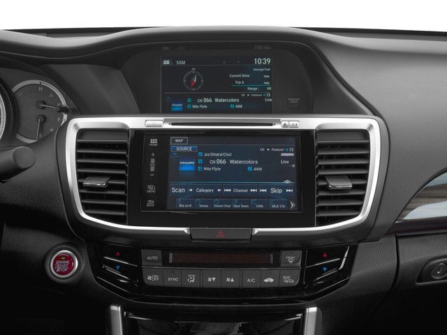 Used 2017 Honda Accord Touring image 10