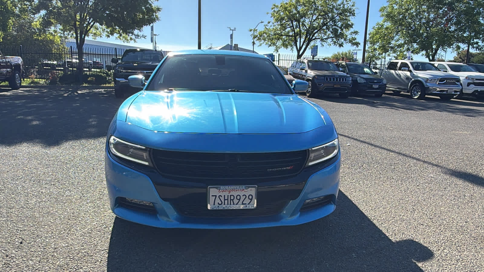 Used 2015 Dodge Charger SXT RWD image 2