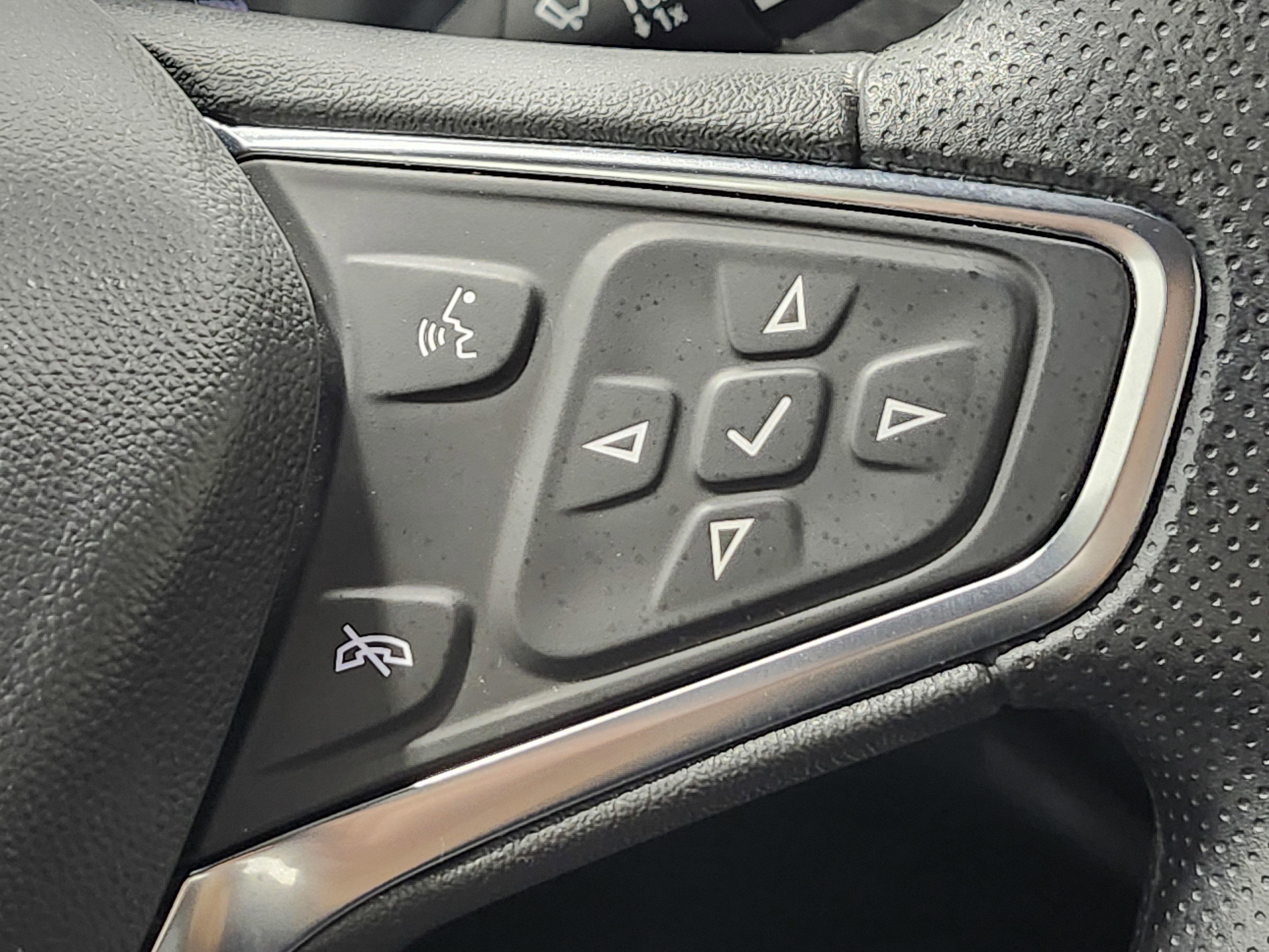 Used 2025 Chevrolet Malibu LT image 30