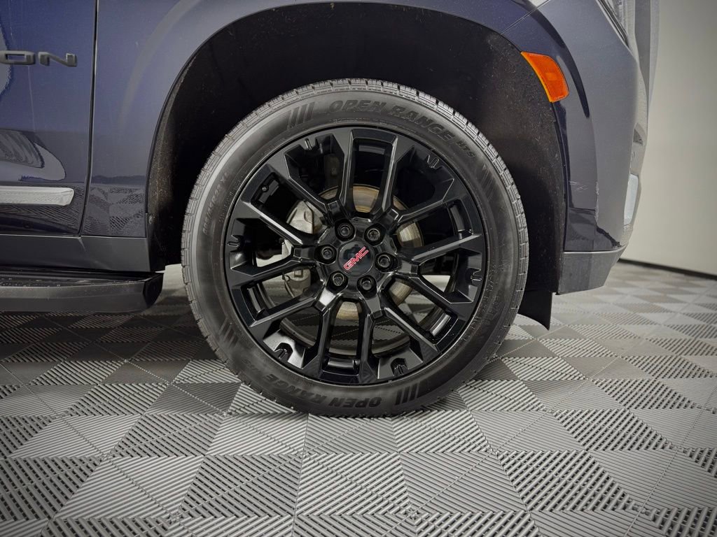 Used 2023 GMC Yukon XL SLT w/ SLT Premium Package image 19