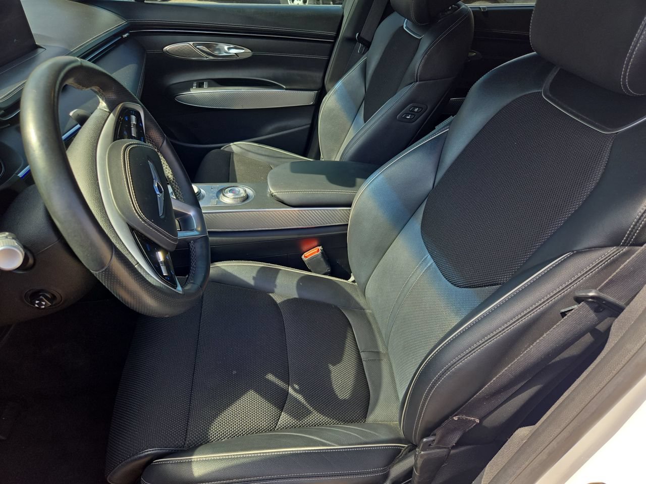 Used 2022 Genesis GV70 2.5T w/ Sport Prestige Package AWD/4WD image 20