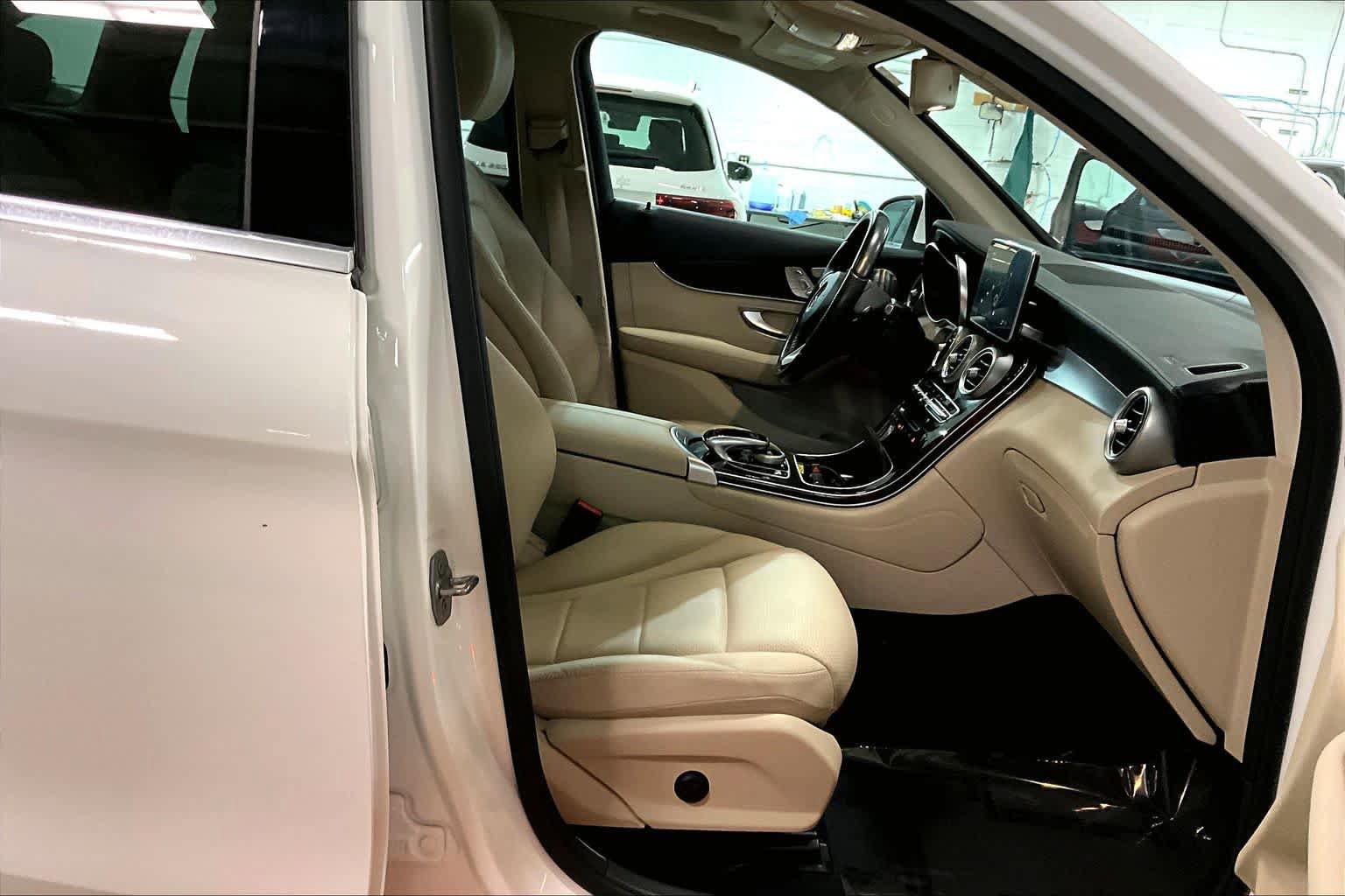 Used 2016 Mercedes-Benz GLC 300 4MATIC image 8