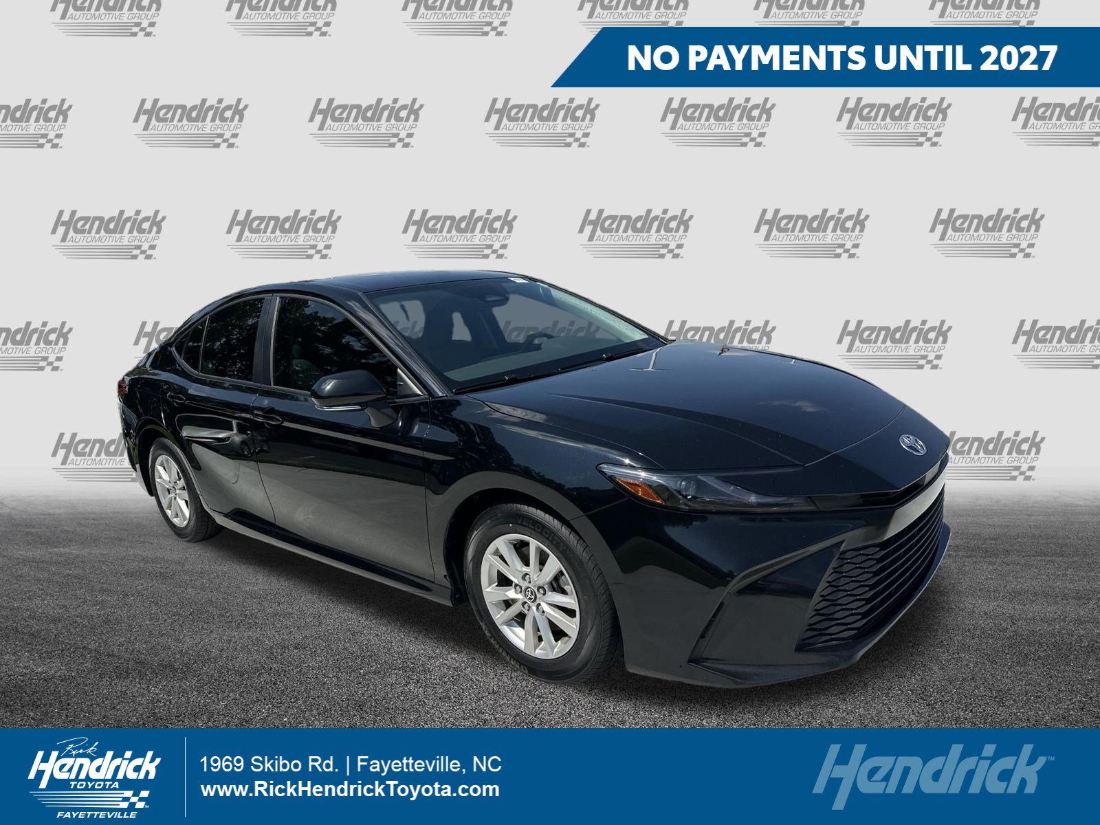 Used 2025 Toyota Camry LE w/ Convenience Package FWD image 1