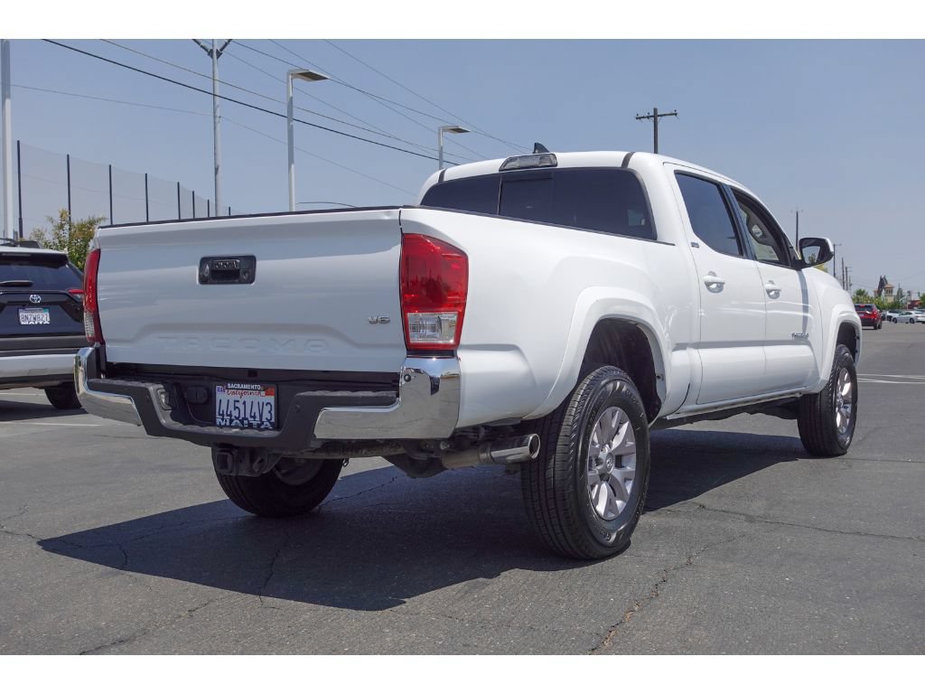 Used 2018 Toyota Tacoma SR5 RWD image 3