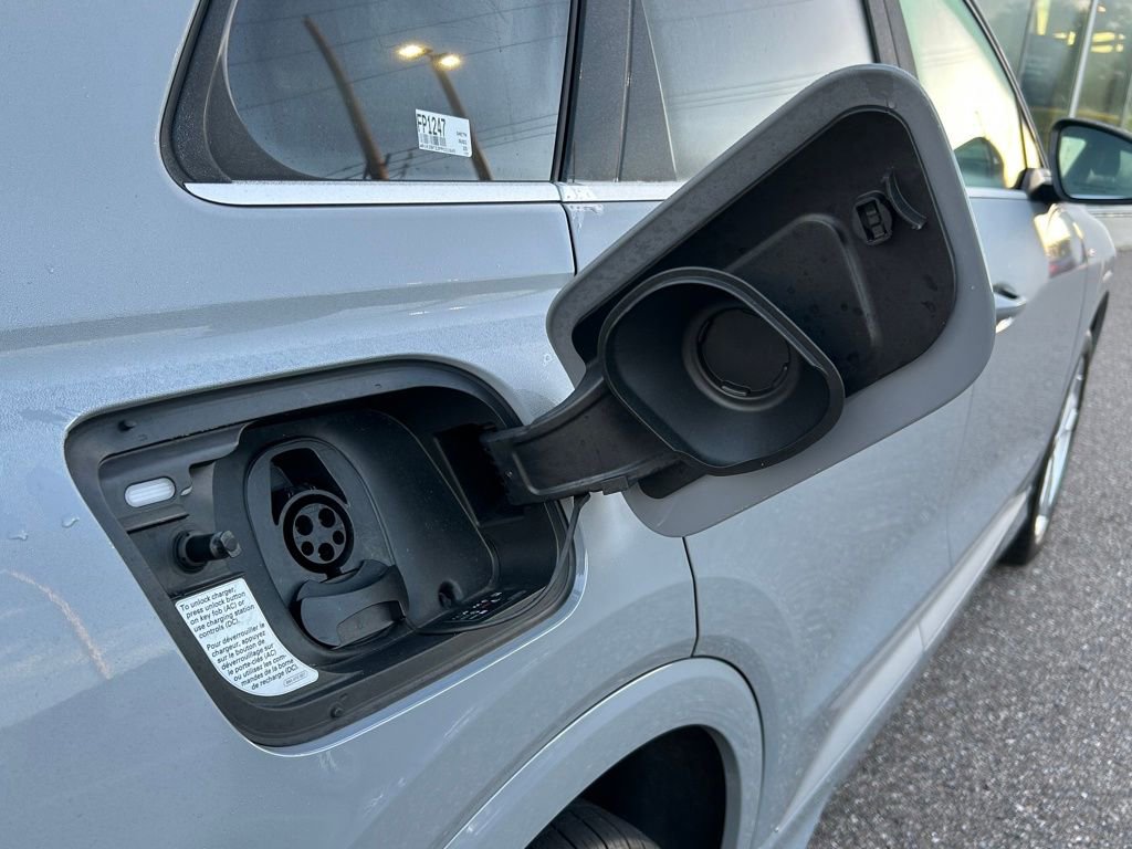 Used 2023 Audi Q4 e-tron Premium w/ Convenience Package image 46