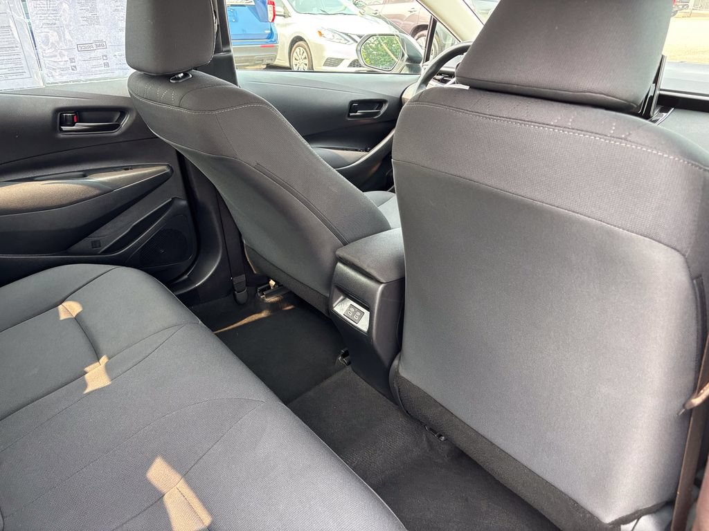 Used 2025 Toyota Corolla LE FWD image 37