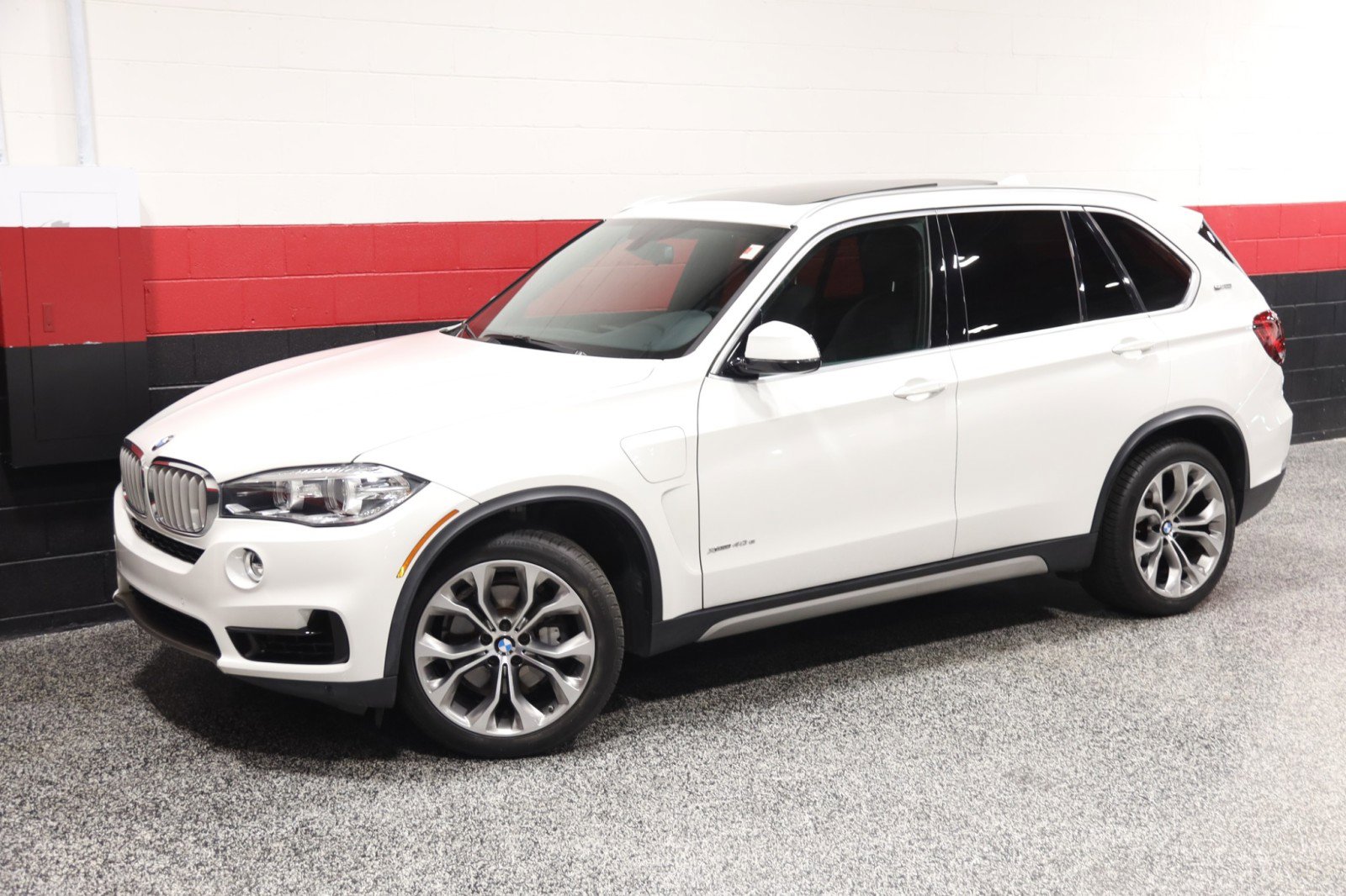 Used 2017 BMW X5 xDrive40e AWD/4WD image 16