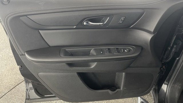Used 2016 Chevrolet Traverse LT w/ Style and Technology Package image 34