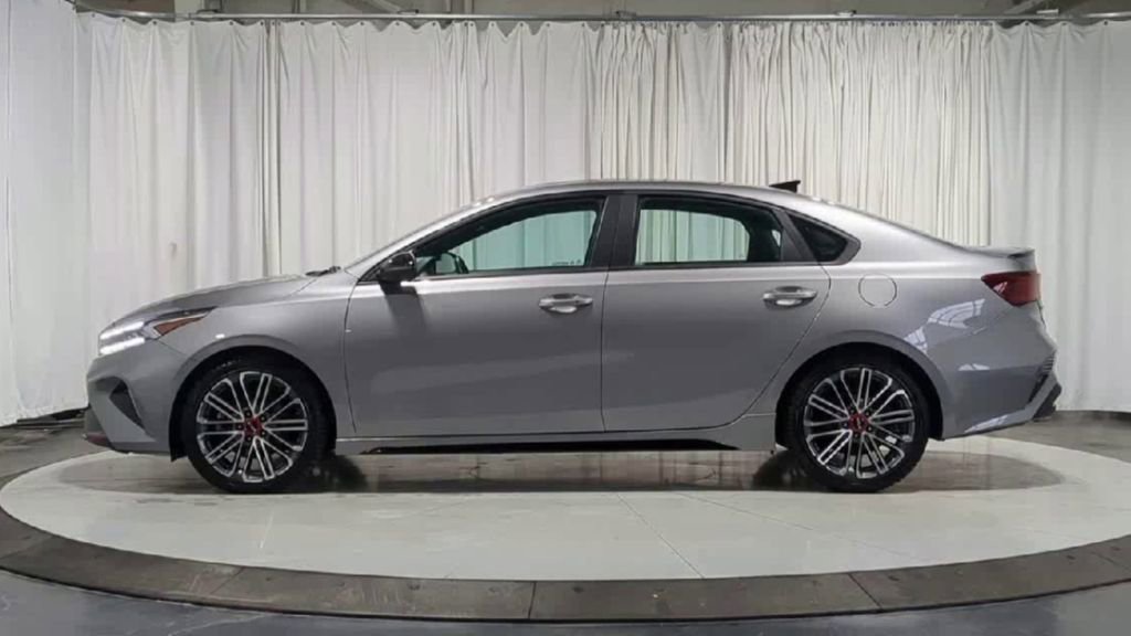 Used 2023 Kia Forte GT w/ GT2 Package image 6