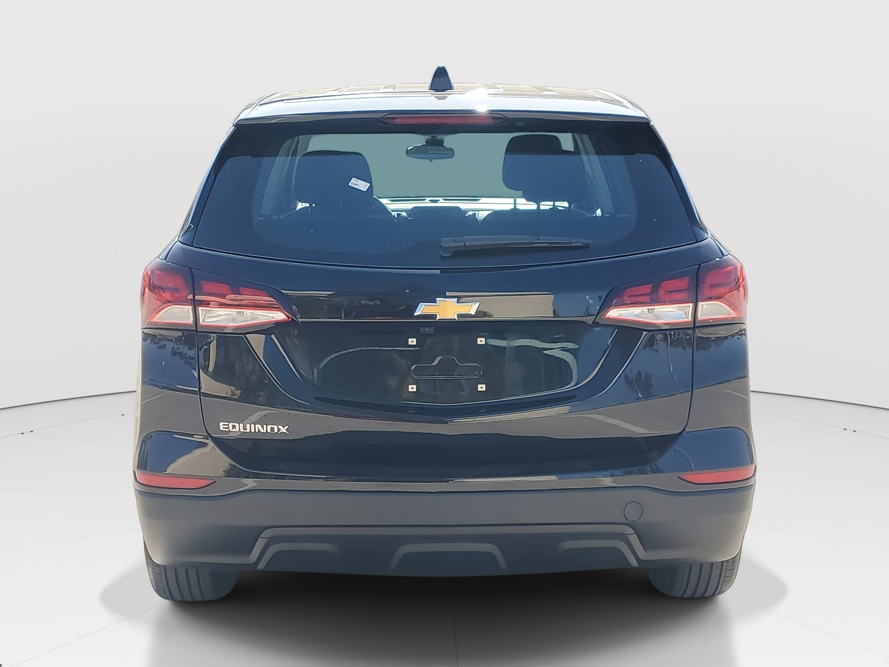 Used 2023 Chevrolet Equinox LS image 4