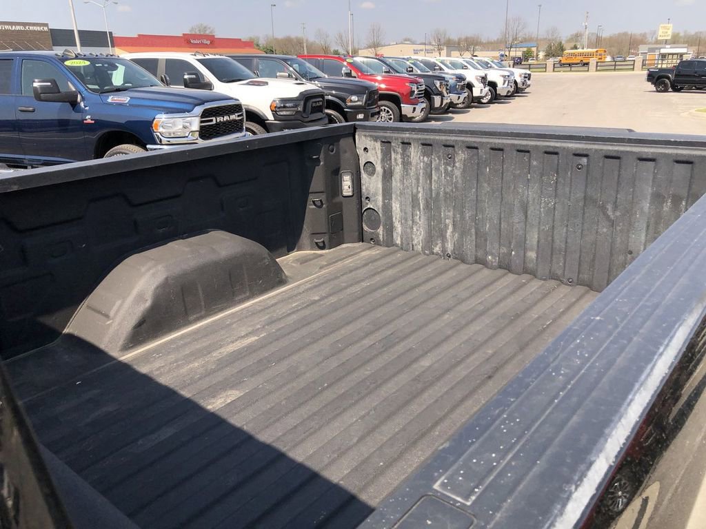 Used 2021 Chevrolet Silverado 1500 LT Trail Boss w/ Bed Protection Package AWD/4WD image 17