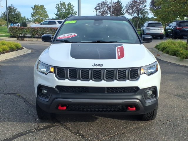 Certified 2025 Jeep Compass Trailhawk w/ Sun & Sound Group AWD/4WD image 2