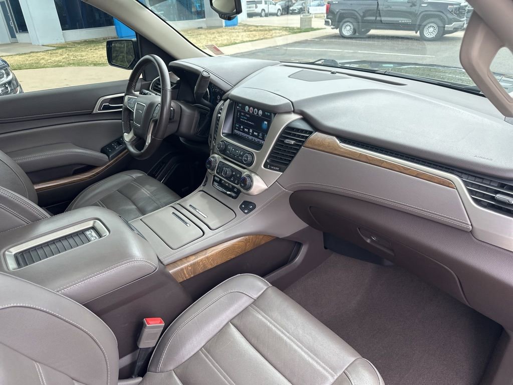 Used 2020 GMC Yukon XL Denali w/ Denali Premium Package image 36