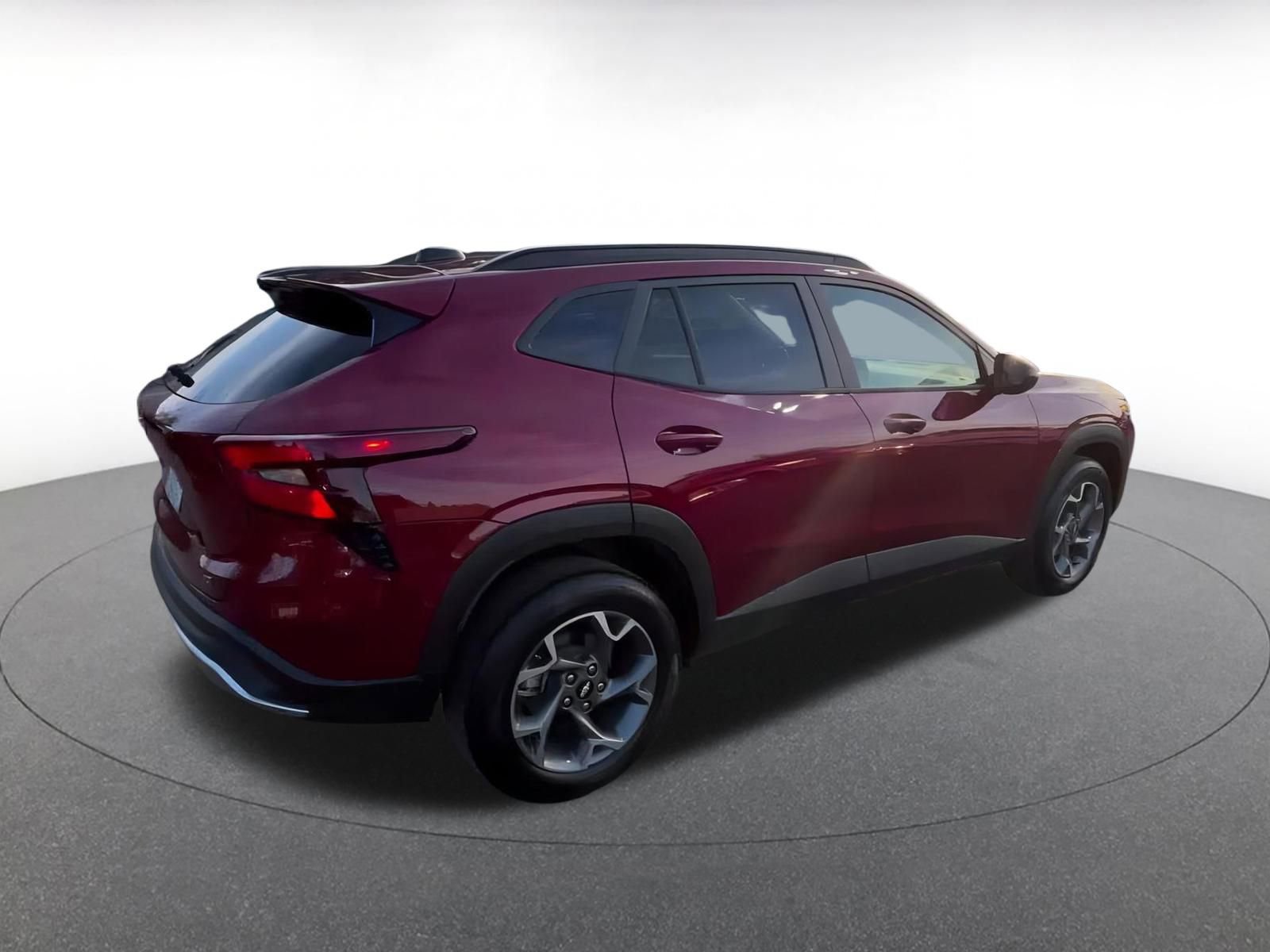 Used 2025 Chevrolet Trax LT w/ LT Convenience Package image 14