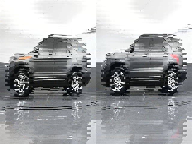 Used 2015 Ford Explorer XLT image 31