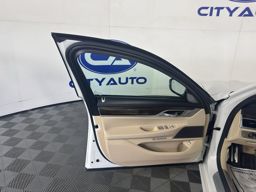 Used 2018 BMW 740i RWD image 14