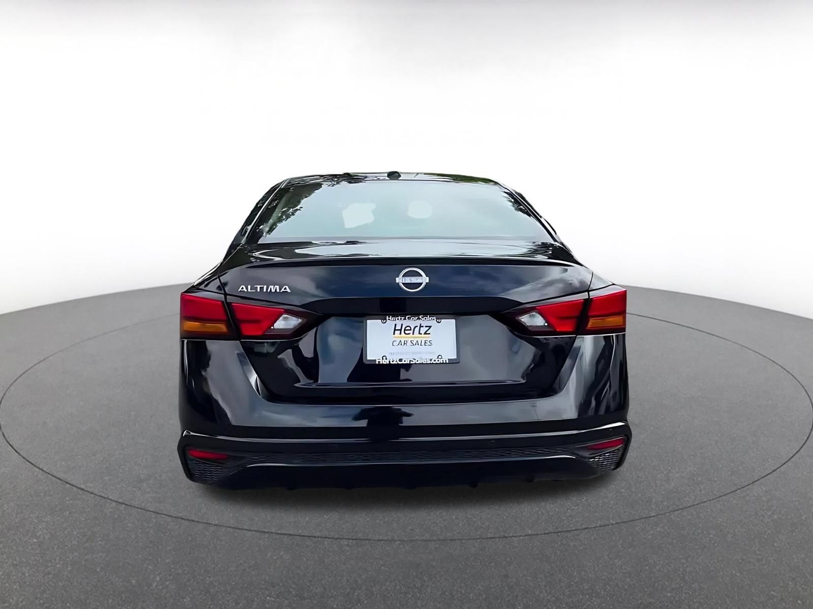 Used 2025 Nissan Altima 2.5 SV FWD image 10