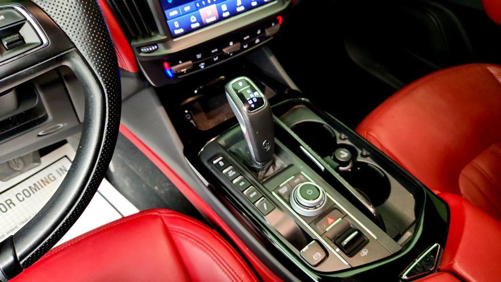 Used 2022 Maserati Levante GT AWD/4WD image 16