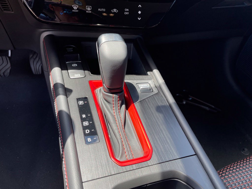 New 2026 Nissan Kicks SR AWD/4WD image 17