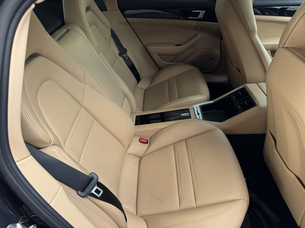 Used 2020 Porsche Panamera image 21