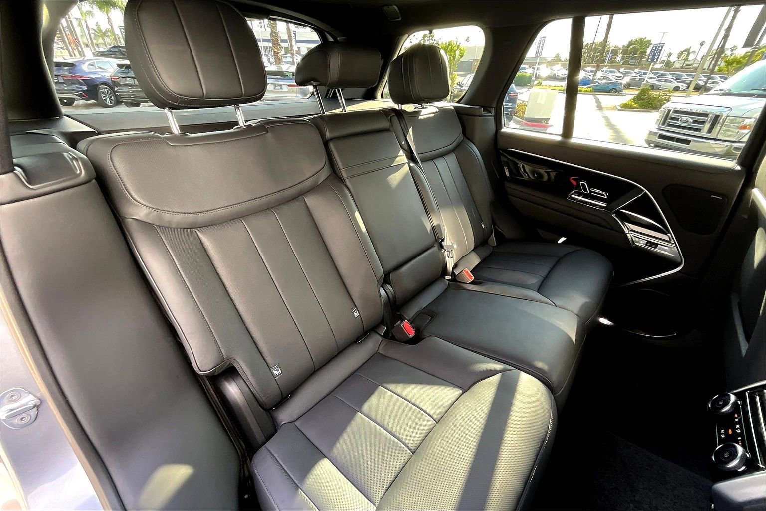 Used 2023 Land Rover Range Rover SE image 26