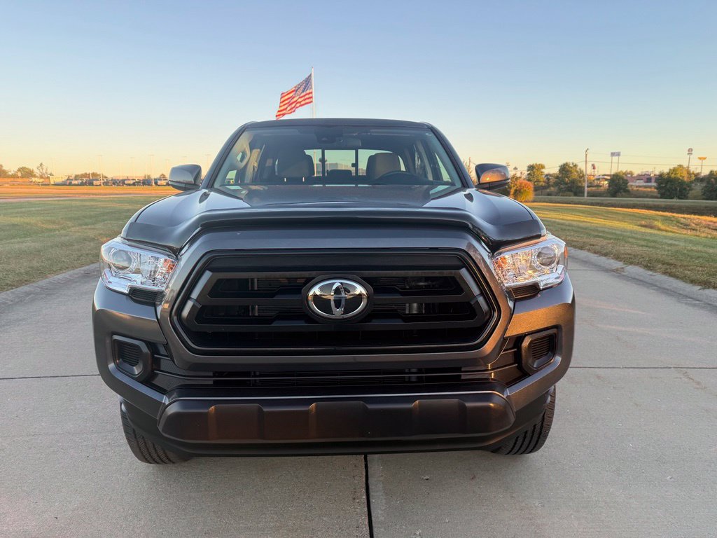 Used 2023 Toyota Tacoma SR AWD/4WD image 11