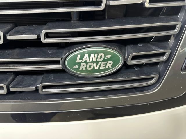 Used 2022 Land Rover Range Rover SE image 9