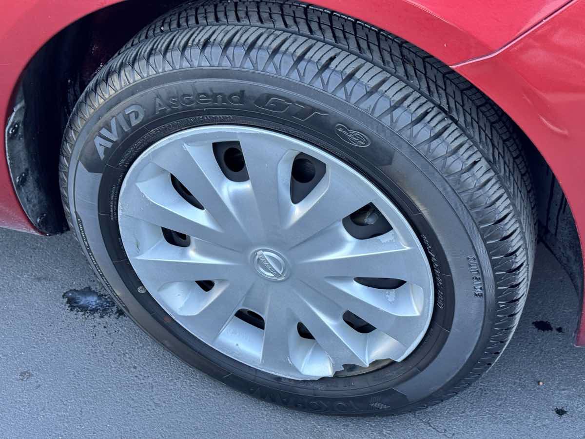 Used 2018 Nissan Versa SV FWD image 22