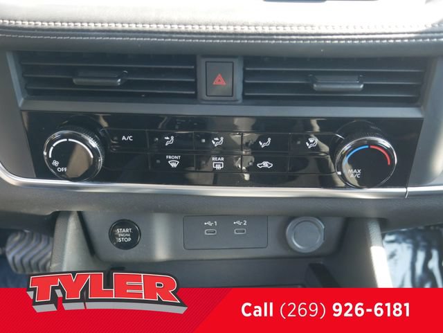 Used 2024 Nissan Rogue S FWD image 29