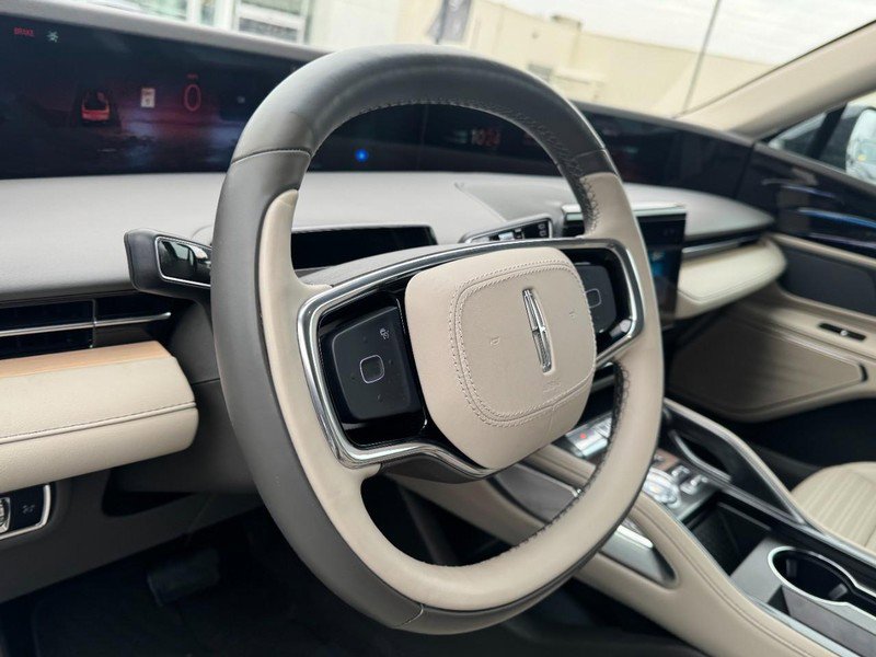 Certified 2024 Lincoln Nautilus Reserve image 15