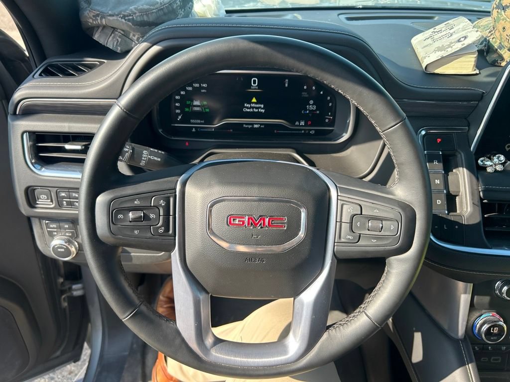 Used 2023 GMC Yukon XL SLT w/ SLT Luxury Package AWD/4WD image 11