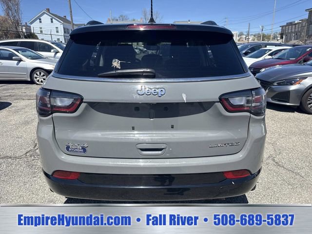 Used 2022 Jeep Compass Limited w/ Elite Group AWD/4WD image 4