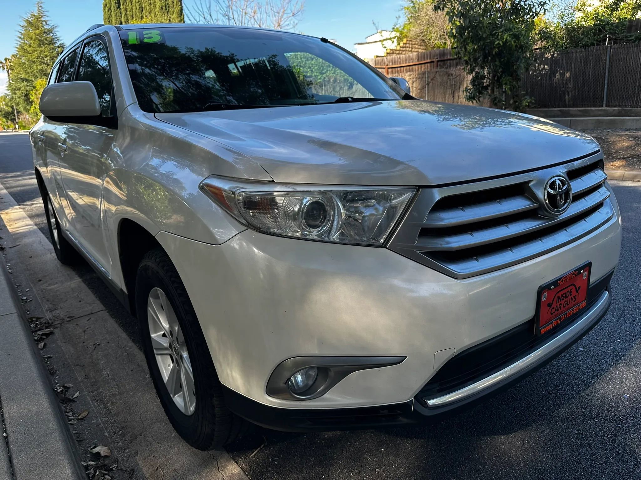 Used 2013 Toyota Highlander SE FWD image 8