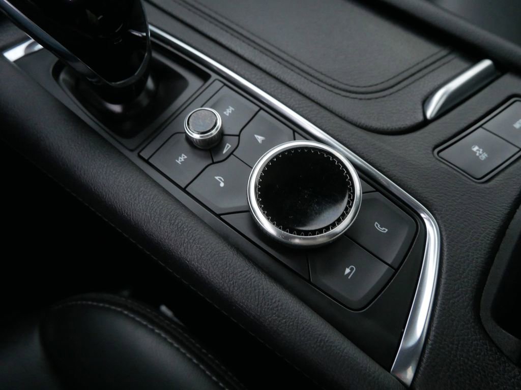 Used 2025 Cadillac XT5 Premium Luxury image 28