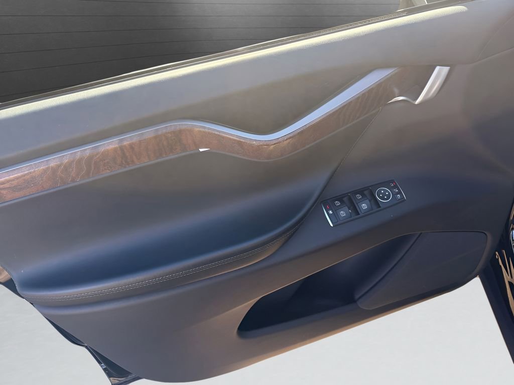 Used 2019 Tesla Model X 100D image 11